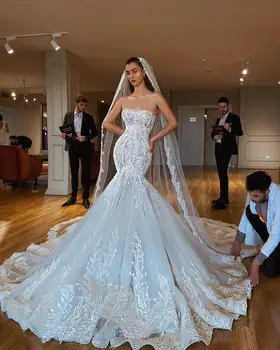 2019 New Sexy Mermaid Strapless Wedding Dress Backless Illusion Corset Lace Up Bridal Gown With Chapel Train Vestido de noiva
2019 New Sexy Mermaid Strapless Wedding Dress Backless Illusion Corset Lace Up Bridal Gown With Chapel Train Vestido de noiva