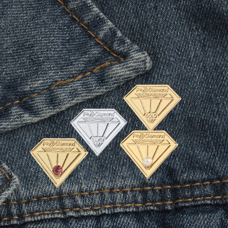 Creative Brooch 4 Style Gold Silver Crystal Pins Metal Enamel Pin Badge Icon Button of Women Sweater Fashion Jewelry Accessories
Creative Brooch 4 Style Gold Silver Crystal Pins Metal Enamel Pin Badge Icon Button of Women Sweater Fashion Jewelry Accessories