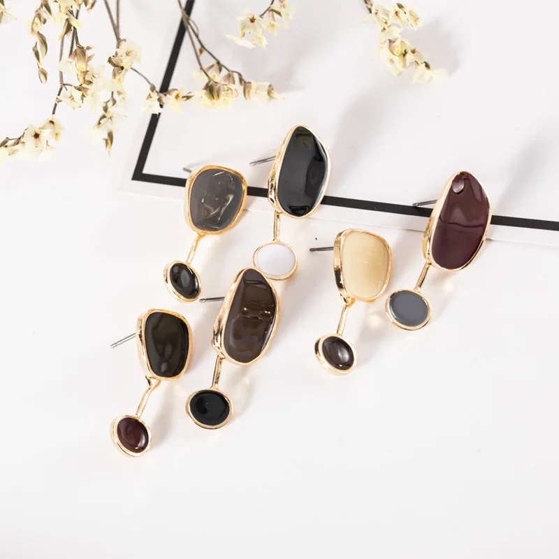 2019 New Vintage Geometric Irregular Square Water Drop Enamel Asymmetric Earrings For Women Fashion Oorbellen Jewelry Femme
2019 New Vintage Geometric Irregular Square Water Drop Enamel Asymmetric Earrings For Women Fashion Oorbellen Jewelry Femme