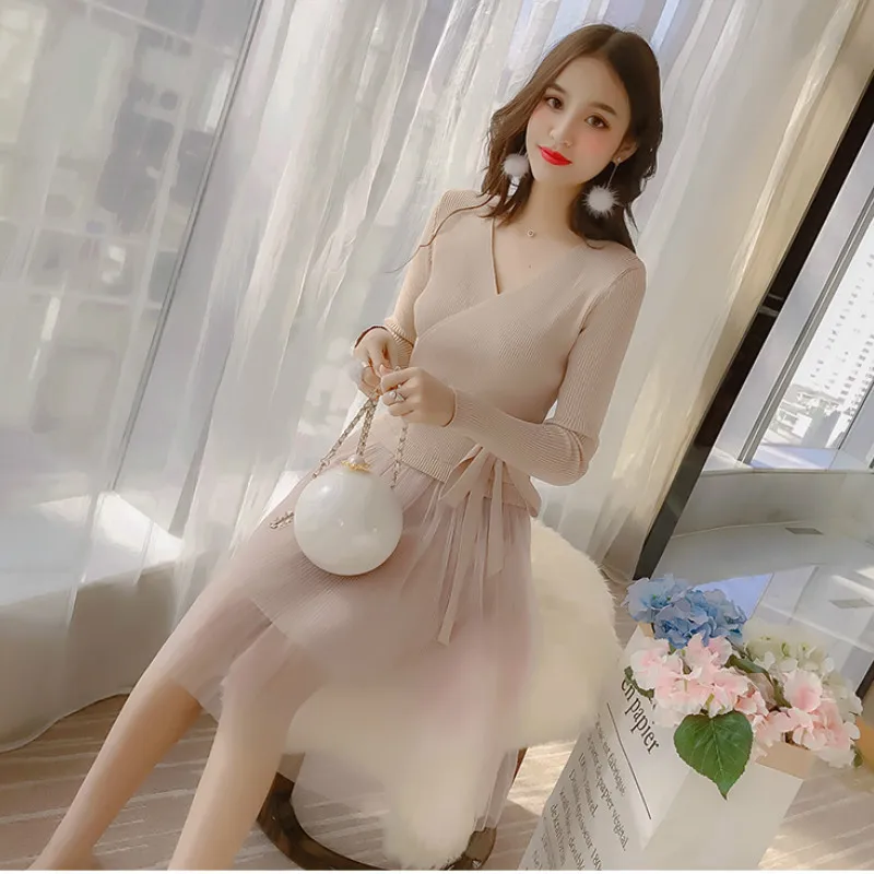 2019 Spring autumn new midi dress long-sleeved sweater Lace knitted dress female Mesh stitching V-neck sweater bottom dresses
2019 Spring autumn new midi dress long-sleeved sweater Lace knitted dress female Mesh stitching V-neck sweater bottom dresses