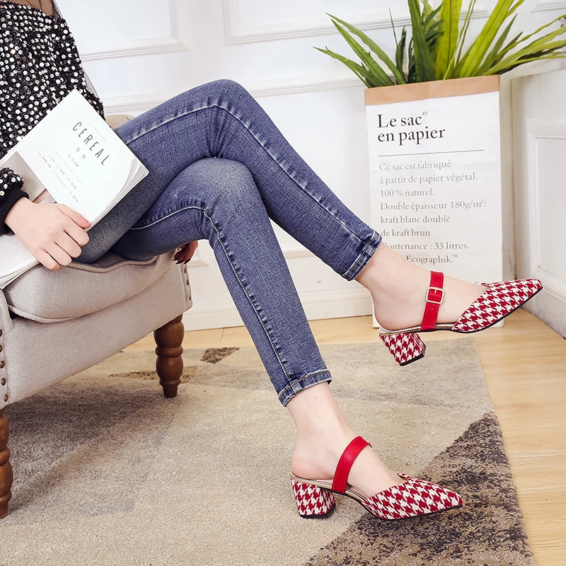 Dropshipping 2019 Spring Ladies Slippers Pointed Toe Woman Slippers Slip on Buckle Summer Loafers Mules Flip Flops Women Sandals
Dropshipping 2019 Spring Ladies Slippers Pointed Toe Woman Slippers Slip on Buckle Summer Loafers Mules Flip Flops Women Sandals