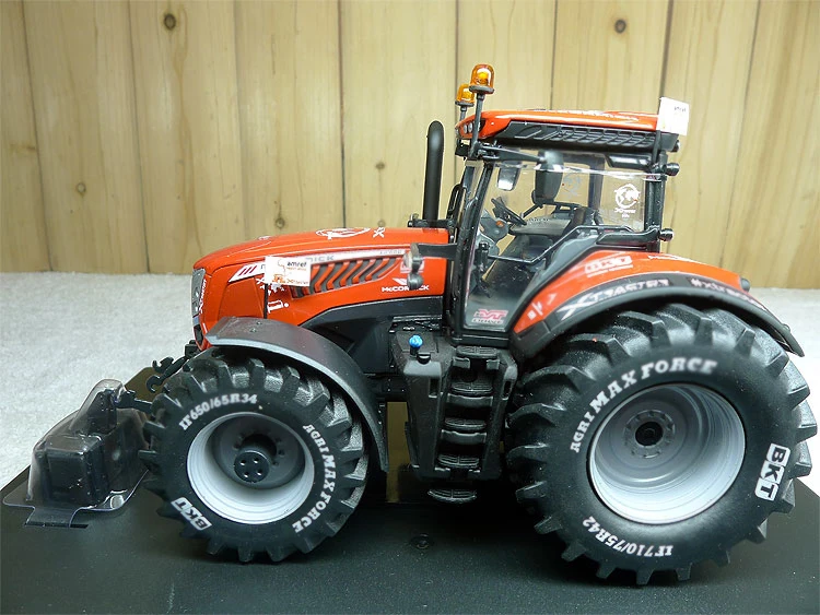 1:32 5328 X8 Xtractor commemorative tractor model alloy farm vehicle model Alloy collection model
1:32 5328 X8 Xtractor commemorative tractor model alloy farm vehicle model Alloy collection model