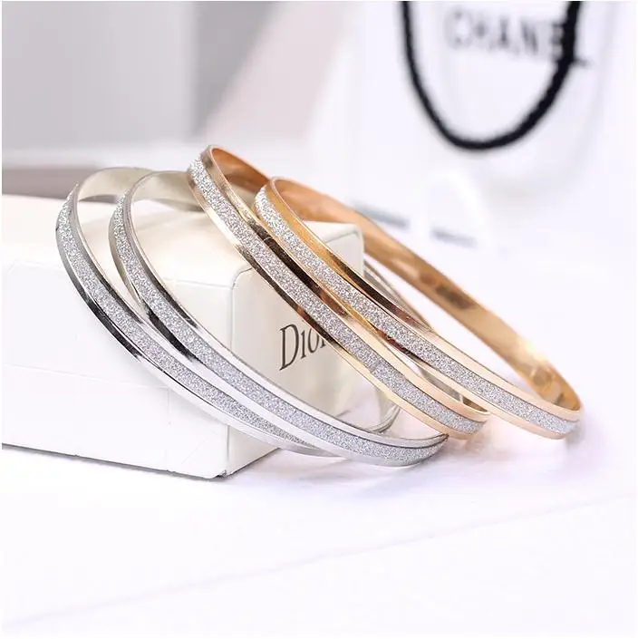 Bangles Sale Bangle 2018 Luminescence Golden Border Royal Jewelry Accessories New Charm Bracelet Rose Frosted Female Wristband
Bangles Sale Bangle 2018 Luminescence Golden Border Royal Jewelry Accessories New Charm Bracelet Rose Frosted Female Wristband
