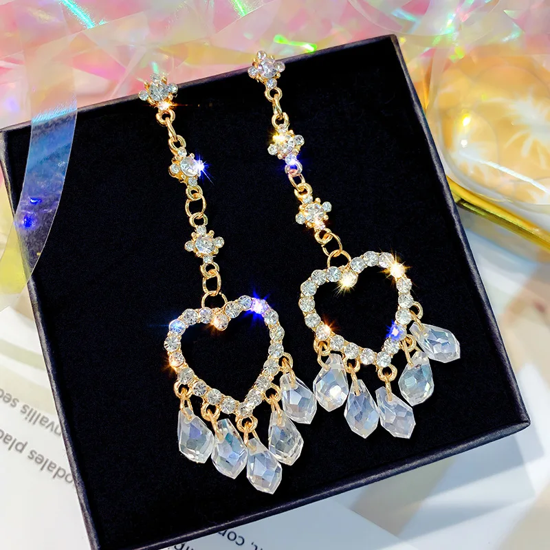 2019 Korean hot new design fashion jewelry sweet crystal love earrings long elegant tassel earrings for womne gift
2019 Korean hot new design fashion jewelry sweet crystal love earrings long elegant tassel earrings for womne gift