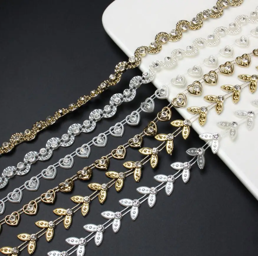 10Yard Rhinestone Wave/Heart/Leaf Beads UV Plated Chain Trim For Sewing Apperal Bag Shoes Cap Collar Holiday Venue Decoration
10Yard Rhinestone Wave/Heart/Leaf Beads UV Plated Chain Trim For Sewing Apperal Bag Shoes Cap Collar Holiday Venue Decoration