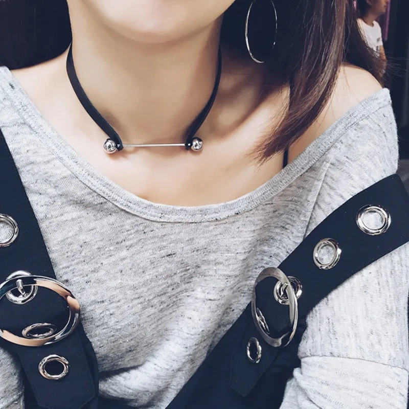 New Gothic Punk Alloy Pendant PU Choker Collar Necklace Bracelet Black Brown Genuine Leather Necklace Wrap Pendant For Women
New Gothic Punk Alloy Pendant PU Choker Collar Necklace Bracelet Black Brown Genuine Leather Necklace Wrap Pendant For Women