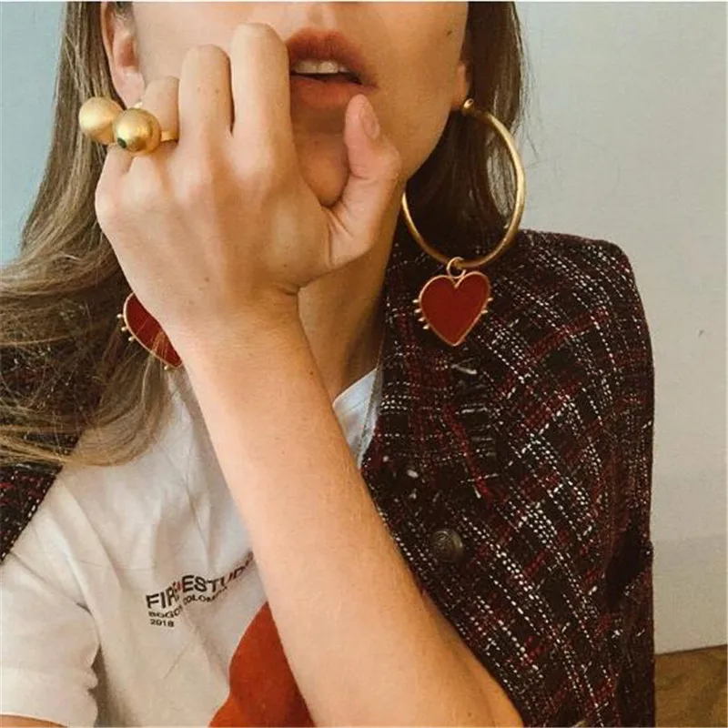 Retro Vintage Big Hoop Earrings Charm Copper Gold Red Heart Dangle Drop Earring Lady's Women Fashion Jewelry Gift
Retro Vintage Big Hoop Earrings Charm Copper Gold Red Heart Dangle Drop Earring Lady's Women Fashion Jewelry Gift