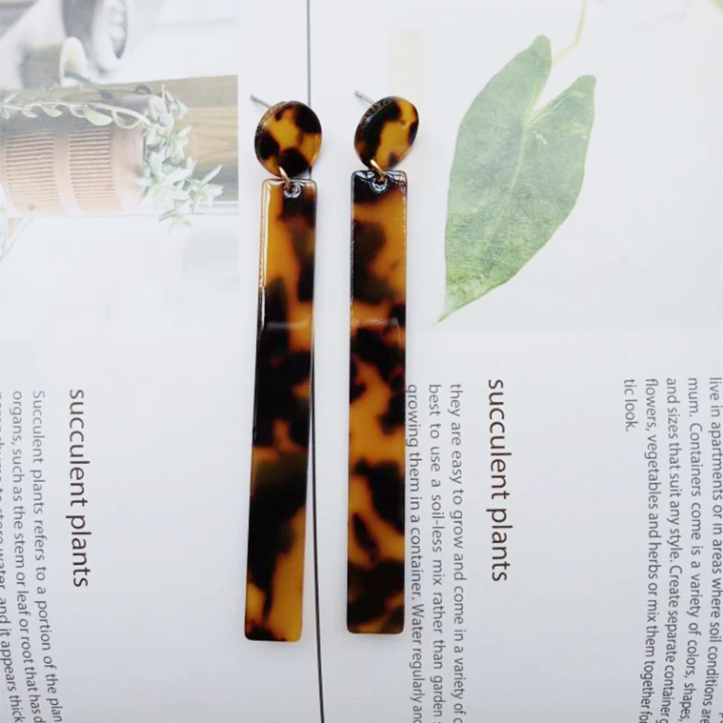 Exaggerated Geometric Earrings Euro and US Retro Fashion High Temperament Acrylic Earrings Simulation Tortoiseshell Leopard S006
Exaggerated Geometric Earrings Euro and US Retro Fashion High Temperament Acrylic Earrings Simulation Tortoiseshell Leopard S006