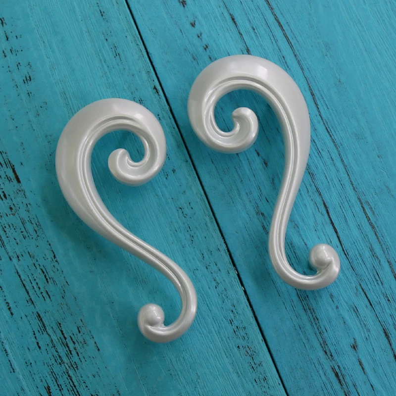 One pair Pearl white Kitchen Cabinet Pulls,CC 64mm Zinc Alloy Wardrobe door Furniture Dresser drawer Handles Pulls Knob
One pair Pearl white Kitchen Cabinet Pulls,CC 64mm Zinc Alloy Wardrobe door Furniture Dresser drawer Handles Pulls Knob