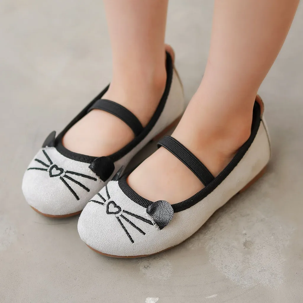 2019 spring new children's fashion casual shoes girls leather shoes Korean ankle wrap cross kids princess student half sandals
2019 spring new children's fashion casual shoes girls leather shoes Korean ankle wrap cross kids princess student half sandals