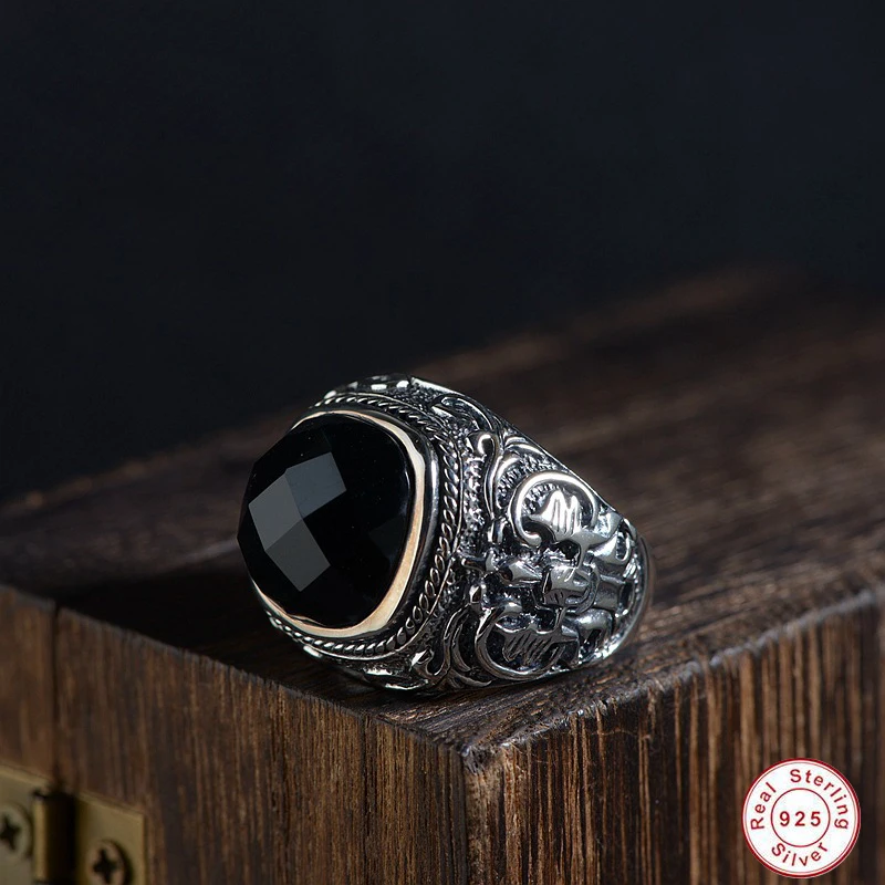 Мужское кольцо с подвеской черное из серебра 925 пробы натуральным камнем в ретро