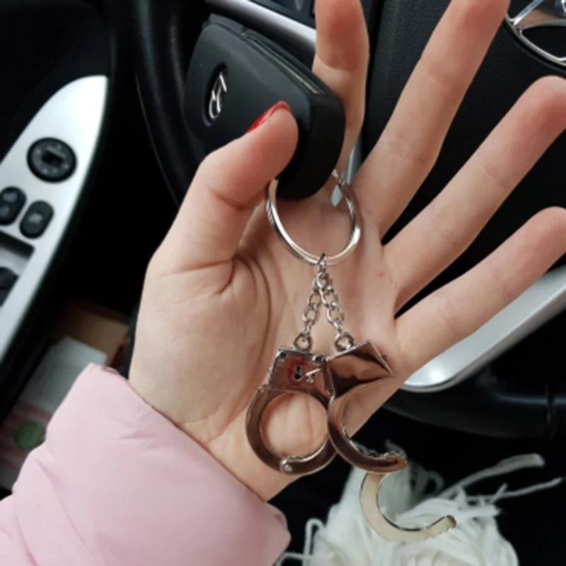 Fashion Creative Men Metal Handcuffs Shape Chain Keychain Keyring Key Ring Jewelry Gift keyfob
Fashion Creative Men Metal Handcuffs Shape Chain Keychain Keyring Key Ring Jewelry Gift keyfob