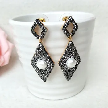 5 Pairs Rhombus shaped earrings Paved Rhinestone Crystal pearl Charm Dangle earrings Jewelry for women ER446
5 Pairs Rhombus shaped earrings Paved Rhinestone Crystal pearl Charm Dangle earrings Jewelry for women ER446