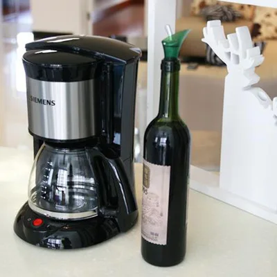 1PC Funnel type wine stopper wine bottle with wine cap Stopper Plug Lily Flower Vacuum Sealer Bar Tools Sealing Bottle Cap
1PC Funnel type wine stopper wine bottle with wine cap Stopper Plug Lily Flower Vacuum Sealer Bar Tools Sealing Bottle Cap