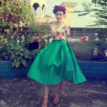 New European Style Elegant Audrey Hepburn Retro Women Belt High Waist Umbrella Skirts Female Slim Pleated Skirt Saias Femininas
New European Style Elegant Audrey Hepburn Retro Women Belt High Waist Umbrella Skirts Female Slim Pleated Skirt Saias Femininas