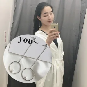 2017 Korean version of the new earrings simple geometric round pearl earrings long tassel earrings female wholesale
2017 Korean version of the new earrings simple geometric round pearl earrings long tassel earrings female wholesale