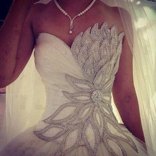Luxury Princess Ball Gown Tulle Beaded Crystal Wedding Dress 2015 Bridal Gown Custom Made Wedding Gowns
Luxury Princess Ball Gown Tulle Beaded Crystal Wedding Dress 2015 Bridal Gown Custom Made Wedding Gowns
