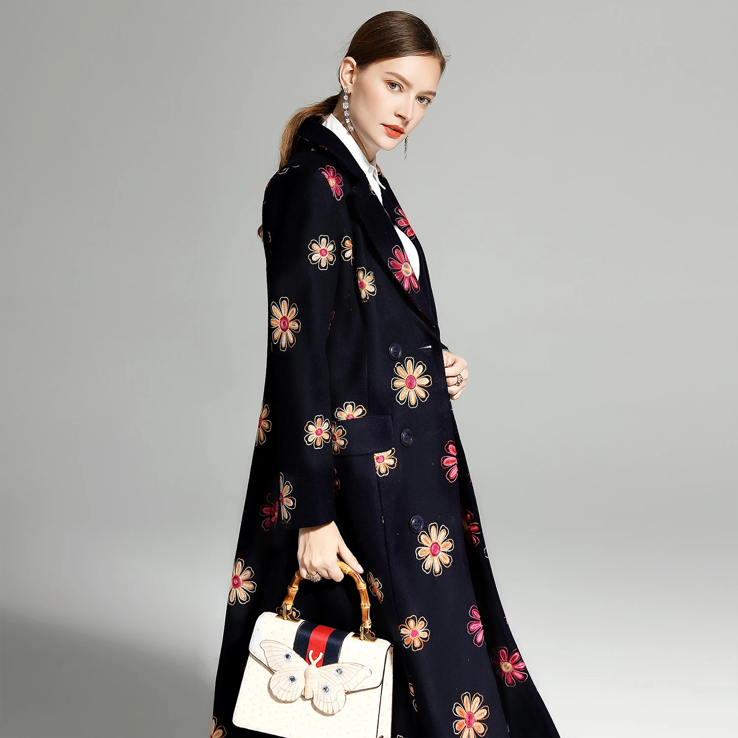 2019 autumn winter women woolen wool coat lapel double-breasted knee deep blue embroidery thickening soft office lady coat h94
2019 autumn winter women woolen wool coat lapel double-breasted knee deep blue embroidery thickening soft office lady coat h94