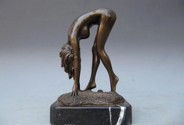Elegant old S1019 8 Signed Pure Bronze Seductive Posture crouch Nude Woman West Art statuary statue
Elegant old S1019 8 Signed Pure Bronze Seductive Posture crouch Nude Woman West Art statuary statue
