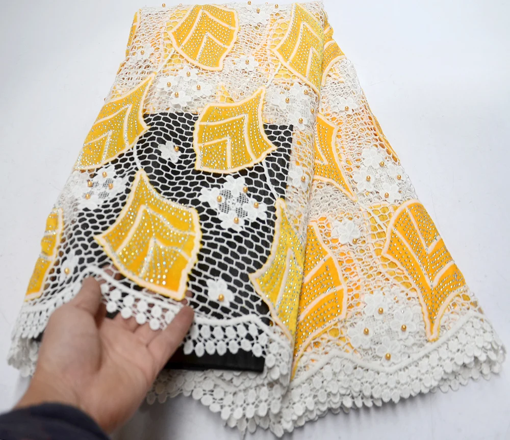 2019 New African Lace Fabric With Stones Water soluble With Velvet Yellow Lace Material Nigerian Lace For Wedding Dress
2019 New African Lace Fabric With Stones Water soluble With Velvet Yellow Lace Material Nigerian Lace For Wedding Dress