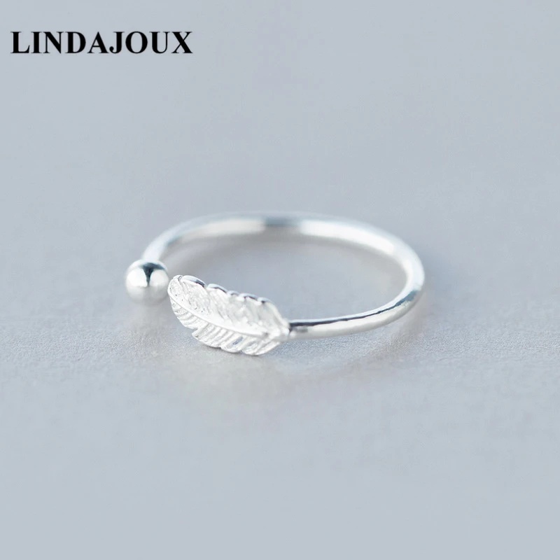 AMOURJOUX Feather and Bead Charm 925 Sterling Silver Ring For Women S925 Resizable Wedding Engagement Rings
AMOURJOUX Feather and Bead Charm 925 Sterling Silver Ring For Women S925 Resizable Wedding Engagement Rings