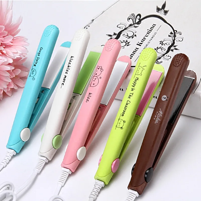 New Mini Portable Hair Straightener Electric Fast Heat Hair Flat Iron Straightener Small Hair Styling Tools for Travel Dormitory
New Mini Portable Hair Straightener Electric Fast Heat Hair Flat Iron Straightener Small Hair Styling Tools for Travel Dormitory
