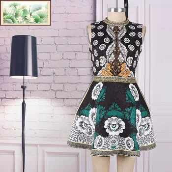 High Quality 2018 New Autumn Fashion Runway Dress Women Luxury Sleeveless Retro Floral Print Beading Jacquard High Street Dress
High Quality 2018 New Autumn Fashion Runway Dress Women Luxury Sleeveless Retro Floral Print Beading Jacquard High Street Dress