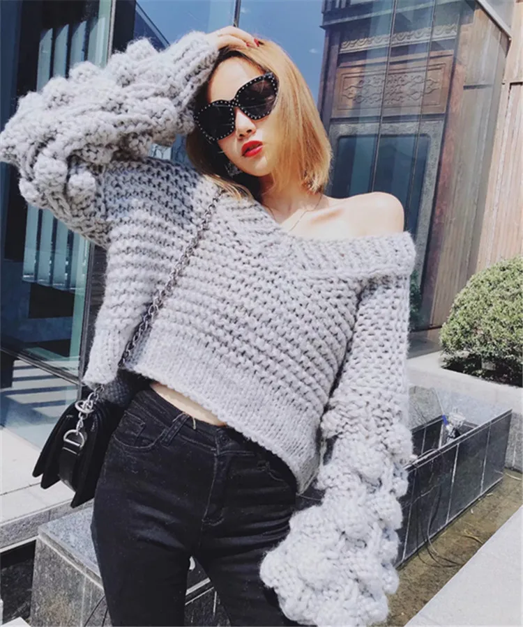 Handmade crochet ball sweater Autumn and winter loose V-neck sweater Thicken sweater
Handmade crochet ball sweater Autumn and winter loose V-neck sweater Thicken sweater
