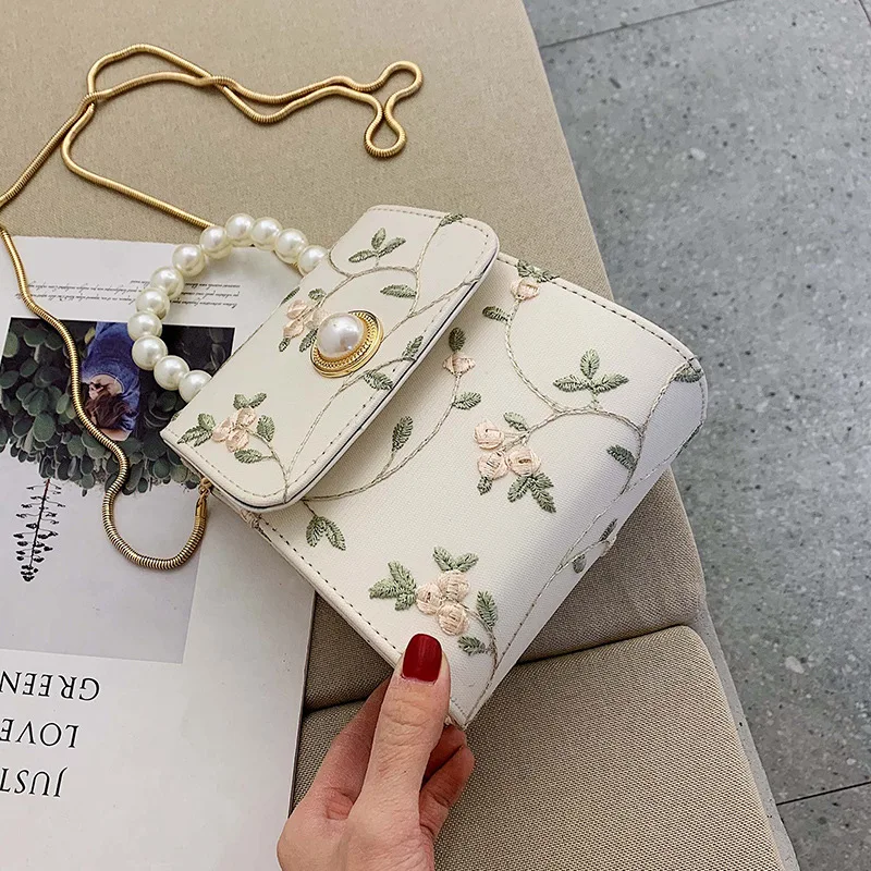 Female 2019 New Korean Version Fashion Summer Women Fashion Messenger Bag Chain Portable Pearl Ladies Elegant Small Square Bag
Female 2019 New Korean Version Fashion Summer Women Fashion Messenger Bag Chain Portable Pearl Ladies Elegant Small Square Bag