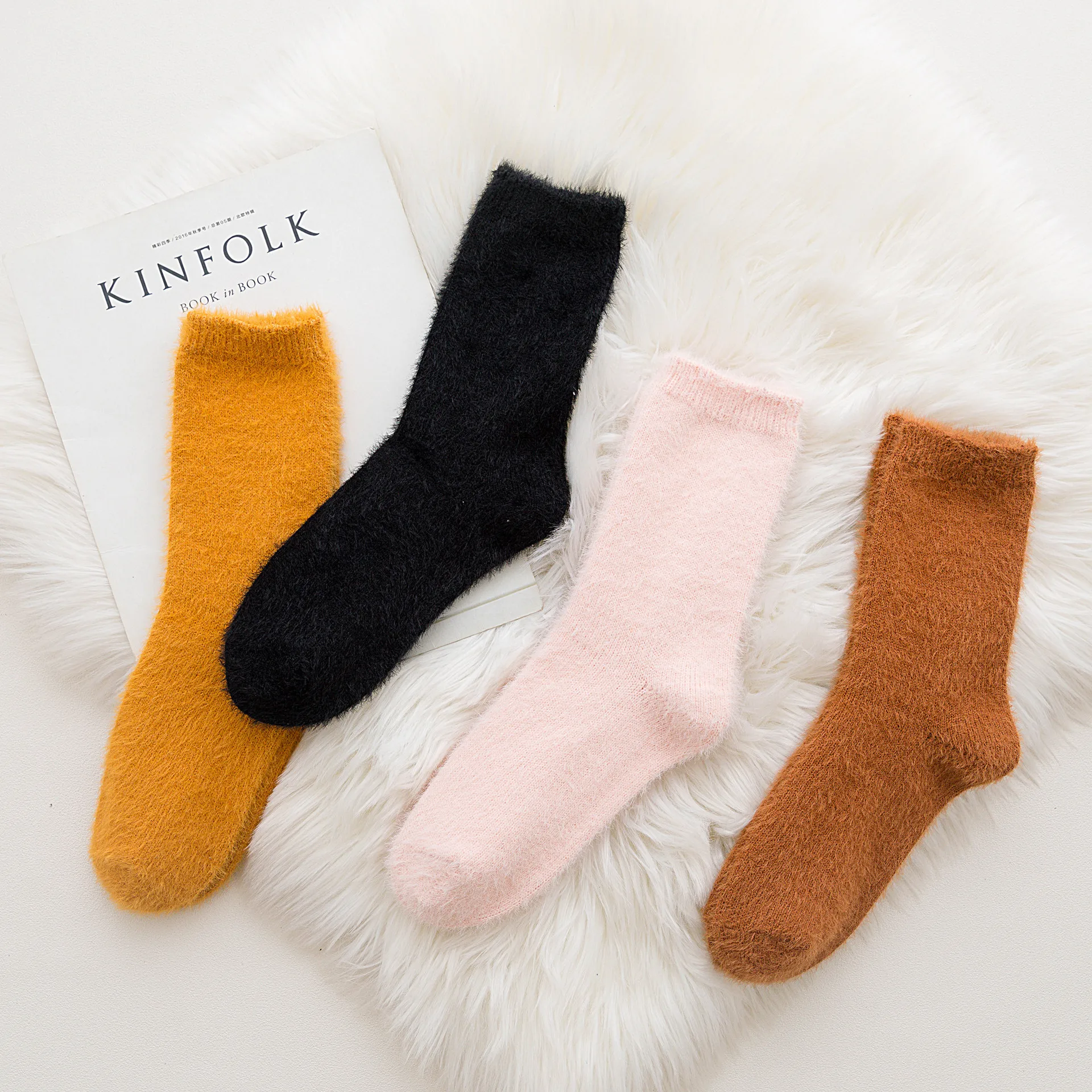 Autumn Winter Women's Thick Candy Color Angora Wool Socks Ladies Soft Warm Long-haired Rabbit Wool Short Socks Basic Sox Hosen
Autumn Winter Women's Thick Candy Color Angora Wool Socks Ladies Soft Warm Long-haired Rabbit Wool Short Socks Basic Sox Hosen