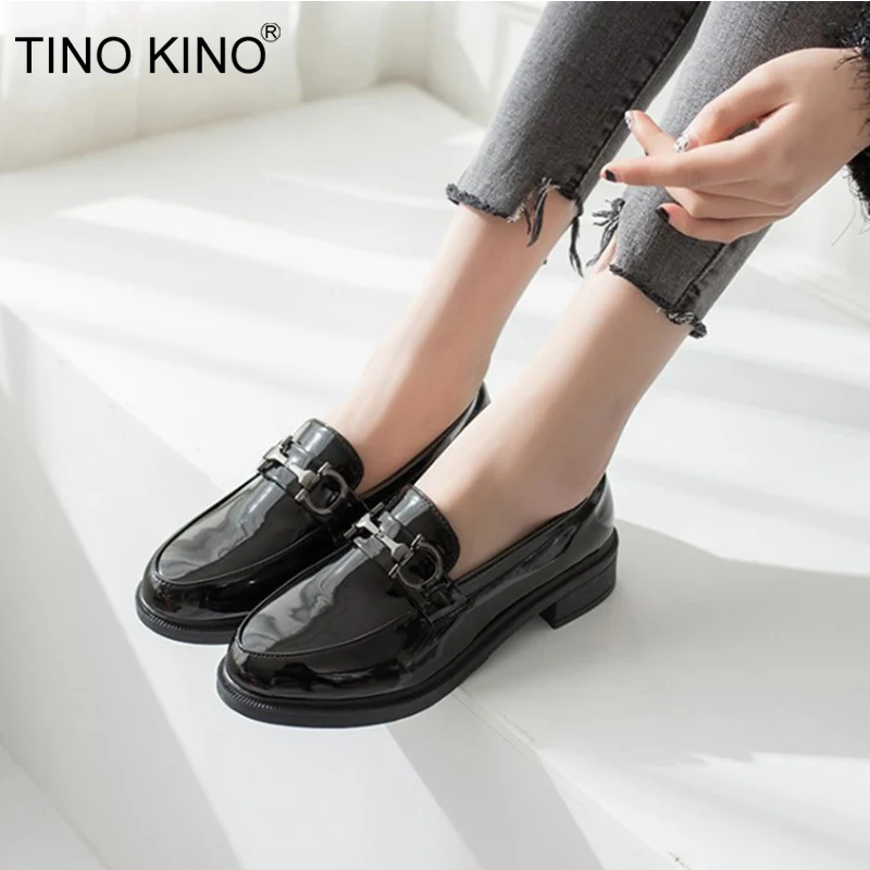 TINO KINO Women Patent Leather Low Heel Oxfords Shoes Casual Buckle Slip On Ladies Classic Shoes Female Fashion Footwear
TINO KINO Women Patent Leather Low Heel Oxfords Shoes Casual Buckle Slip On Ladies Classic Shoes Female Fashion Footwear