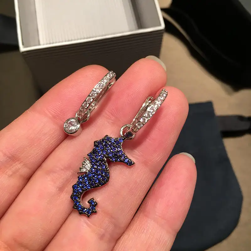 Crystal Sea Horse Dangle Drop Earrings for Women Fashion Charm Exquisite Asymmetry Earrings Jewelry Bijoux Gift High Quality
Crystal Sea Horse Dangle Drop Earrings for Women Fashion Charm Exquisite Asymmetry Earrings Jewelry Bijoux Gift High Quality