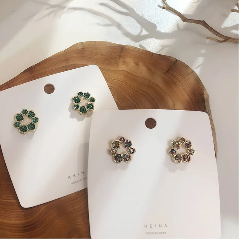 Korean Earrings 2019 Flower Earrings Geometric Color Zircon Crystal Round Fashion Female Ear Rings Baroque Anti-allergic Jewelry
Korean Earrings 2019 Flower Earrings Geometric Color Zircon Crystal Round Fashion Female Ear Rings Baroque Anti-allergic Jewelry