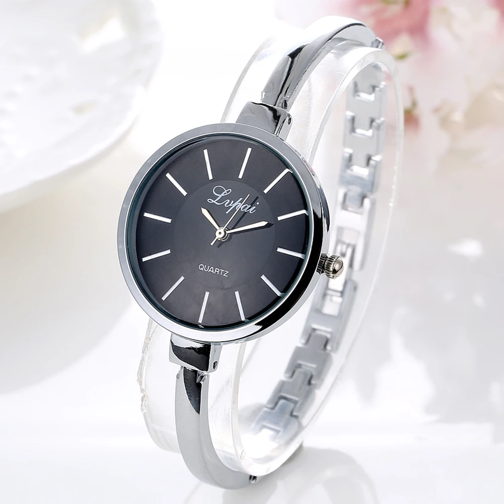 Women Ultra Slim Metal Band Simple Round Big Dial Bracelet Ladies Wrist Watch Gift
Women Ultra Slim Metal Band Simple Round Big Dial Bracelet Ladies Wrist Watch Gift