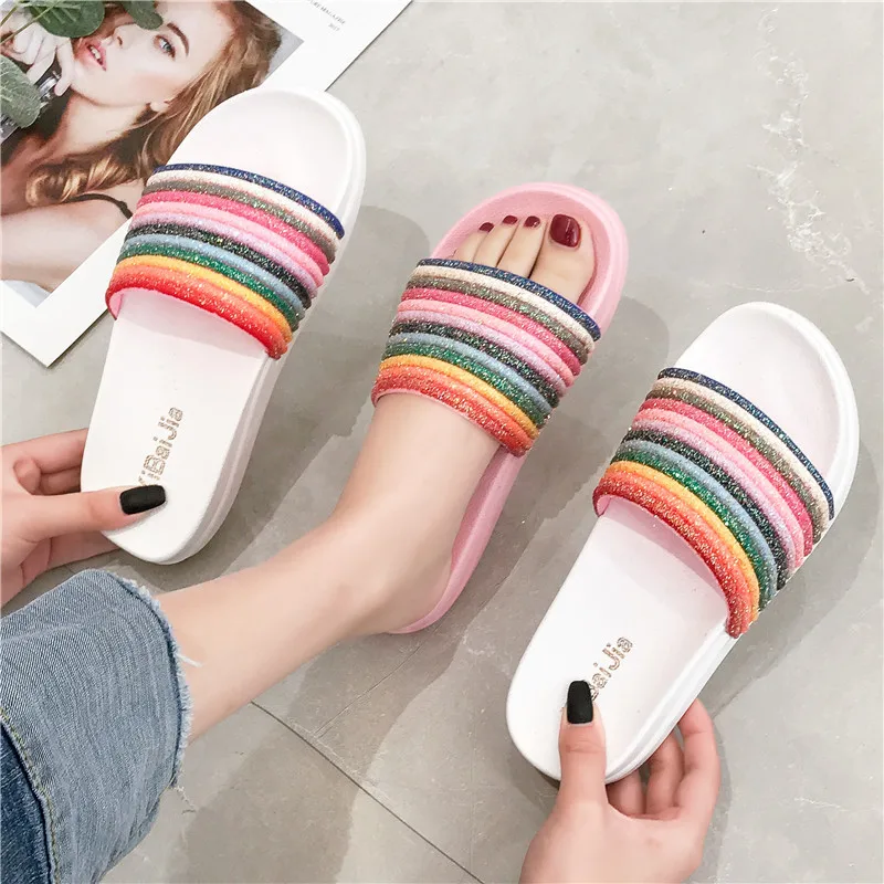 CYOSO Women Slippers Open Toe Rainbow Flat Ladies Slippers 2019 Summer Women Slides Color Stripe Beach Shoes Female Flip Flops
CYOSO Women Slippers Open Toe Rainbow Flat Ladies Slippers 2019 Summer Women Slides Color Stripe Beach Shoes Female Flip Flops