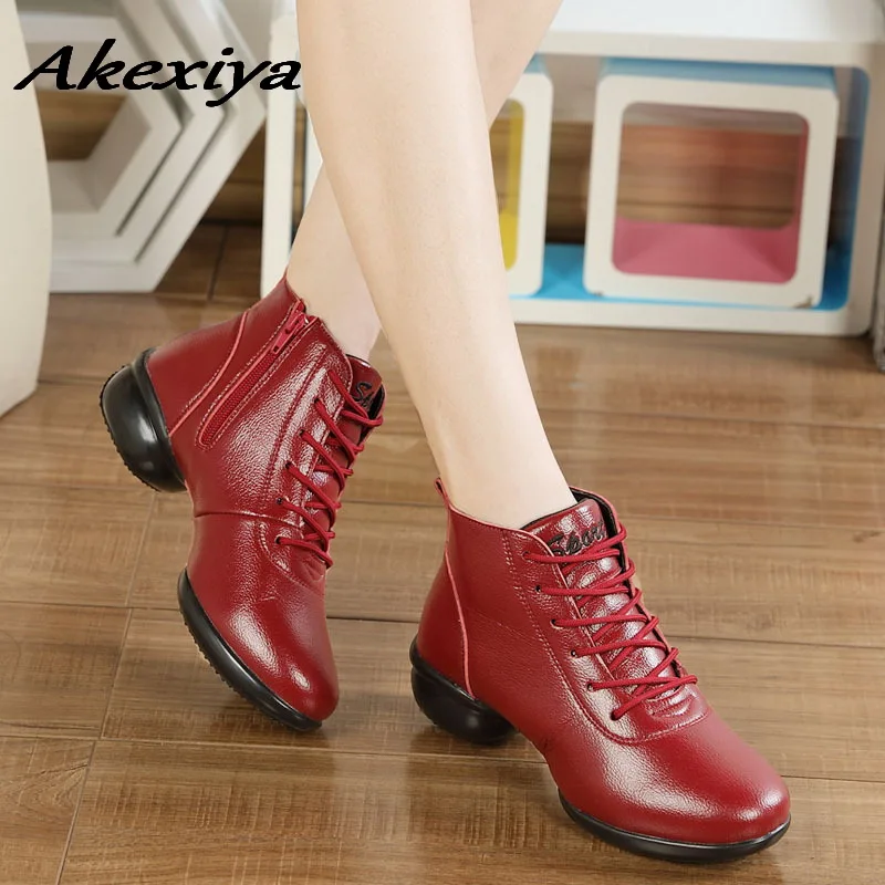 2019 Autumn And Winter The New Girls women Ladies dance shoes/ red dancing shoes women Increase within High help leather shoes
2019 Autumn And Winter The New Girls women Ladies dance shoes/ red dancing shoes women Increase within High help leather shoes