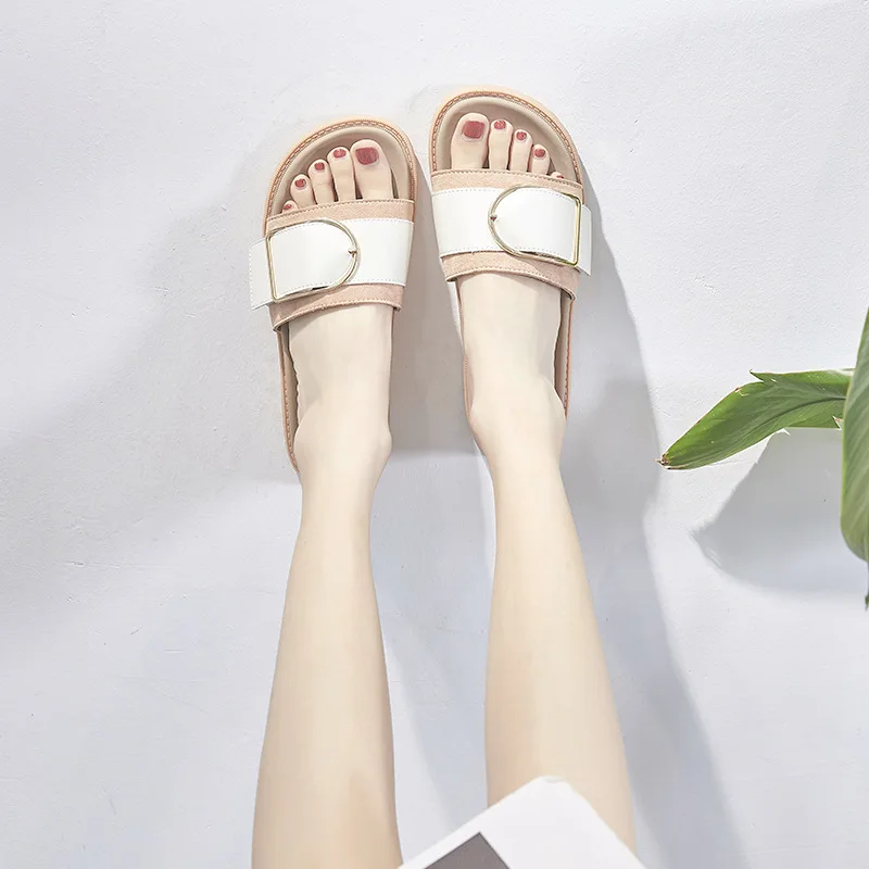 2019 summer new style simple and simple metal decorative slippers women comfortable wild casual slippers
2019 summer new style simple and simple metal decorative slippers women comfortable wild casual slippers