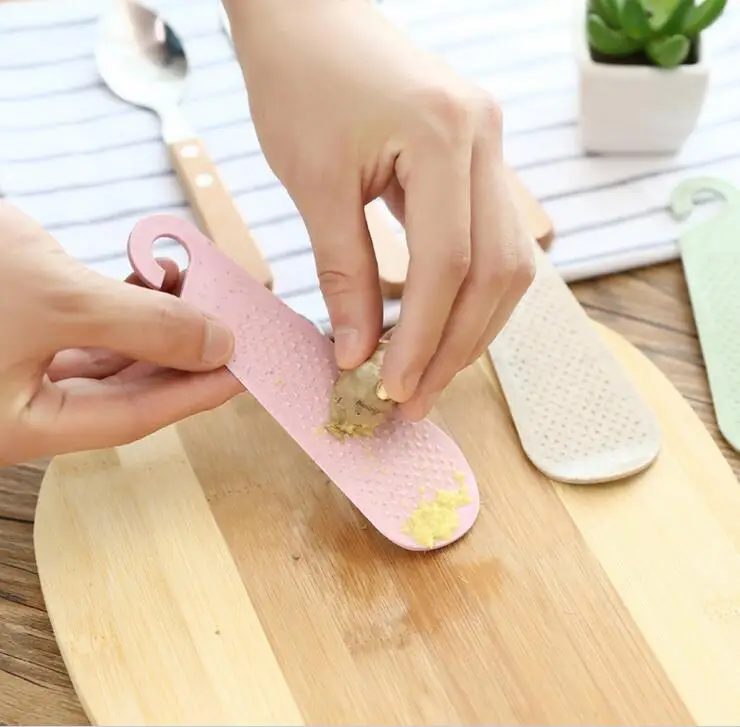 Kitchen Tool Grater Ginger Garlic Wasabi Shredder Grinder Food Mills Garlic Device Grinding Spice Grater Finger rotector 1pc
Kitchen Tool Grater Ginger Garlic Wasabi Shredder Grinder Food Mills Garlic Device Grinding Spice Grater Finger rotector 1pc