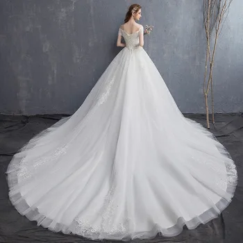 Custom Made Ball Gown V Neck Long Tail Lace Flower Wedding Dresses vestido de noiva Bridal Gown 2019 New Real Photo
Custom Made Ball Gown V Neck Long Tail Lace Flower Wedding Dresses vestido de noiva Bridal Gown 2019 New Real Photo