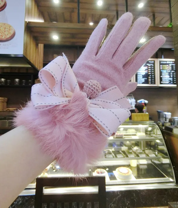 New Korean Version Cashmere Rabbit Fur Ball Student Female Warm Gloves In Winter Mittens Gift
New Korean Version Cashmere Rabbit Fur Ball Student Female Warm Gloves In Winter Mittens Gift