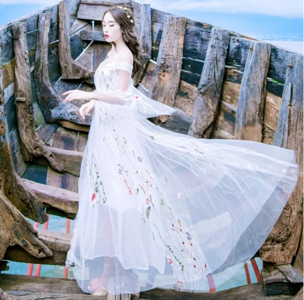 Women Summer Autumn Flower Embroidery Party Dresses Mesh Tulle Robe Longue Femme Long Sleeve Maxi Dress Zomerjurken 2018 Dames
Women Summer Autumn Flower Embroidery Party Dresses Mesh Tulle Robe Longue Femme Long Sleeve Maxi Dress Zomerjurken 2018 Dames