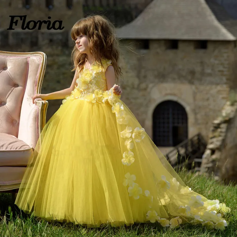New-Flower-Girls-Yellow-V-neck-Dresses-Sleeveless-Lace-Flowers-Ball-Gown-Birthday-Party-Little-Sweet_