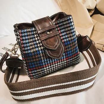 2019 Women Wool Trendy Plaid Bag Brand Designer Small Bucket Bag Vintage Wide Shoulder Strap Bag Female Casual Messenger Bags
2019 Women Wool Trendy Plaid Bag Brand Designer Small Bucket Bag Vintage Wide Shoulder Strap Bag Female Casual Messenger Bags