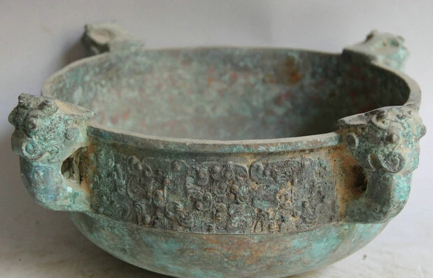 JP S61 12" Old Chinese Bronze Beast handle foodstuff food water vessel Pot Jar Crock
JP S61 12" Old Chinese Bronze Beast handle foodstuff food water vessel Pot Jar Crock