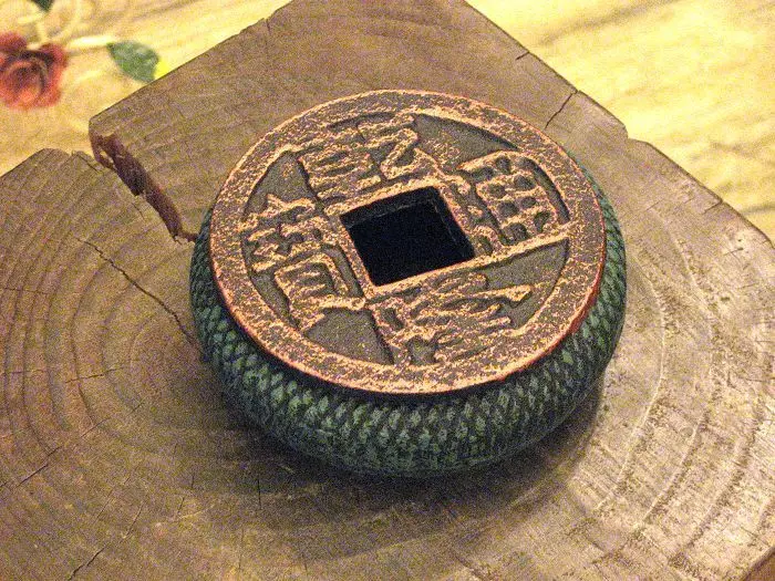 Metal Cast Iron Ashtray round Ancient Chinese coins shape, cigarette Ash Reciever Free shipping iron crafts
Metal Cast Iron Ashtray round Ancient Chinese coins shape, cigarette Ash Reciever Free shipping iron crafts