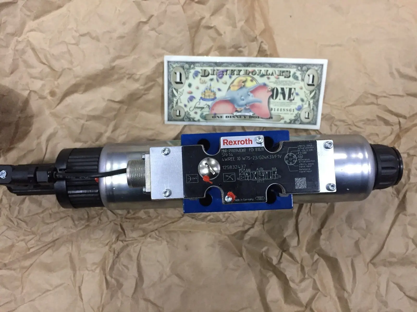 4wREE10W75-23/G24K31/F1V new rexroth valve 4WREE10W75-2X/G24K31/F1V R900948360
4wREE10W75-23/G24K31/F1V new rexroth valve 4WREE10W75-2X/G24K31/F1V R900948360