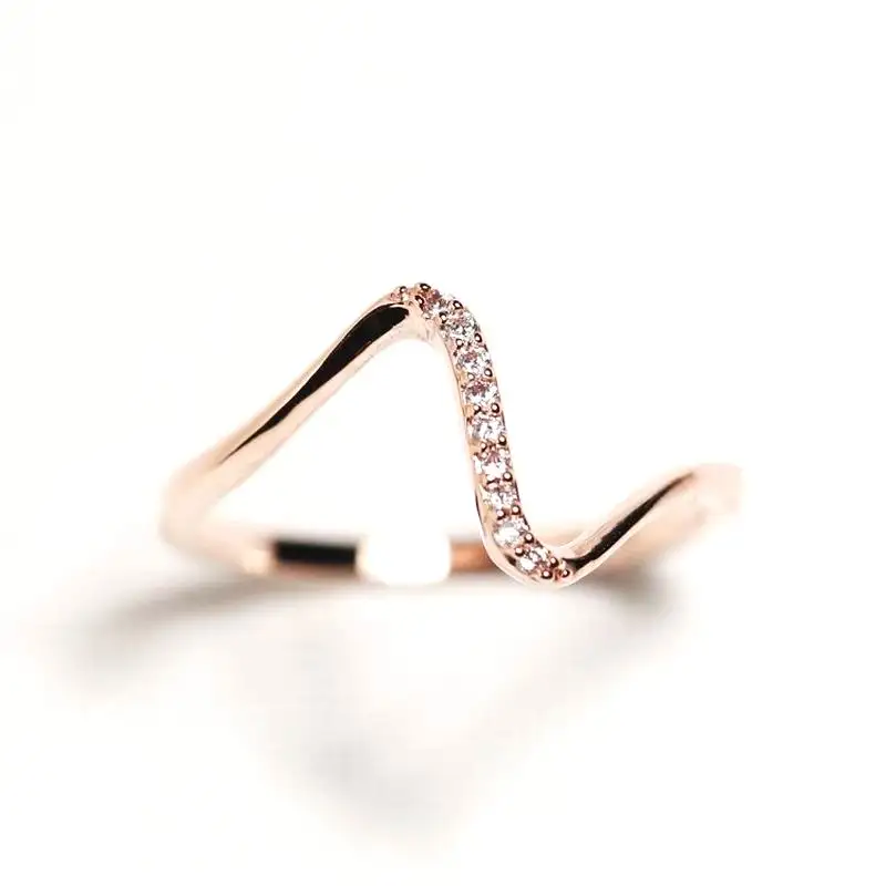 17mm V shaped gold-color ring resizable fashion rings for women jewelry simple design
17mm V shaped gold-color ring resizable fashion rings for women jewelry simple design