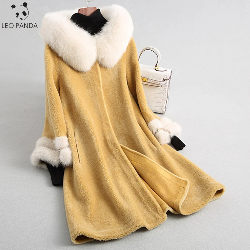 Real Wool Fur Coat Sheep Shearing Jacket Female Natural Fox Fur Collar Hooded Long Winter Jacket Women Patchwork Mink Cuff Parka
Real Wool Fur Coat Sheep Shearing Jacket Female Natural Fox Fur Collar Hooded Long Winter Jacket Women Patchwork Mink Cuff Parka