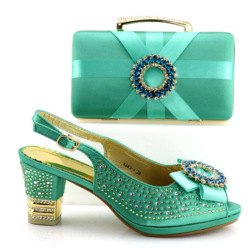 Beautiful Italian Shoes with Matching Bags Set Decorated with Rhinestone African Wedding Shoes and Bag Set Party Shoes and Bag
Beautiful Italian Shoes with Matching Bags Set Decorated with Rhinestone African Wedding Shoes and Bag Set Party Shoes and Bag