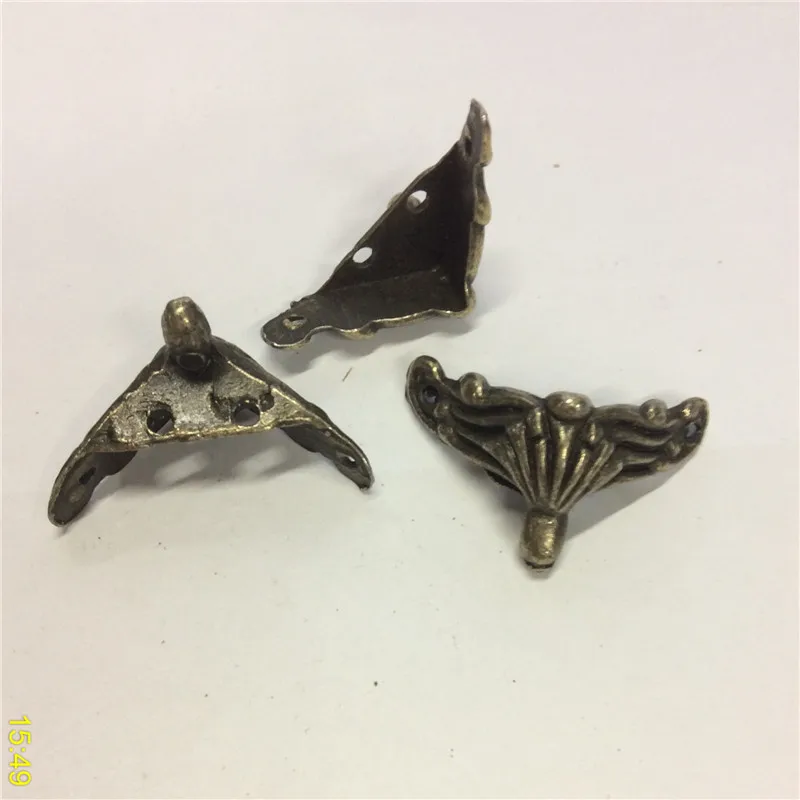 Antique Brass Jewelry Gift Box Wood Case Deco Carving Corner Protector Bronze Tone,3.6x1.8cm,10Pcs
Antique Brass Jewelry Gift Box Wood Case Deco Carving Corner Protector Bronze Tone,3.6x1.8cm,10Pcs